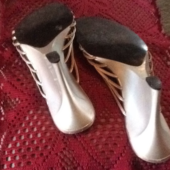 Boho Style Silver Jeweled Tone Wedged Sandals - Picture 4 of 5